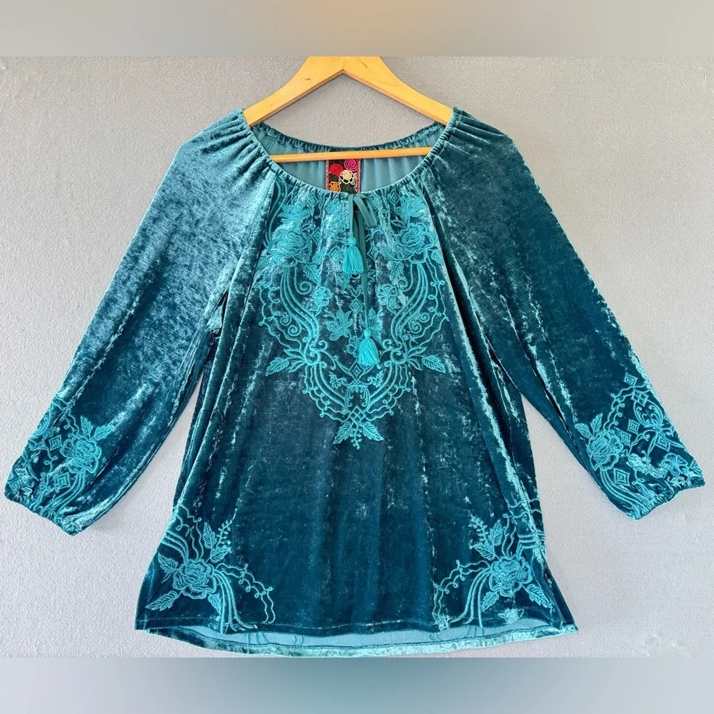 Johnny Was Crushed Velvet Peasant Blouse Teal Embroidered Boho Top Size S Tassel - Picture 2 of 9